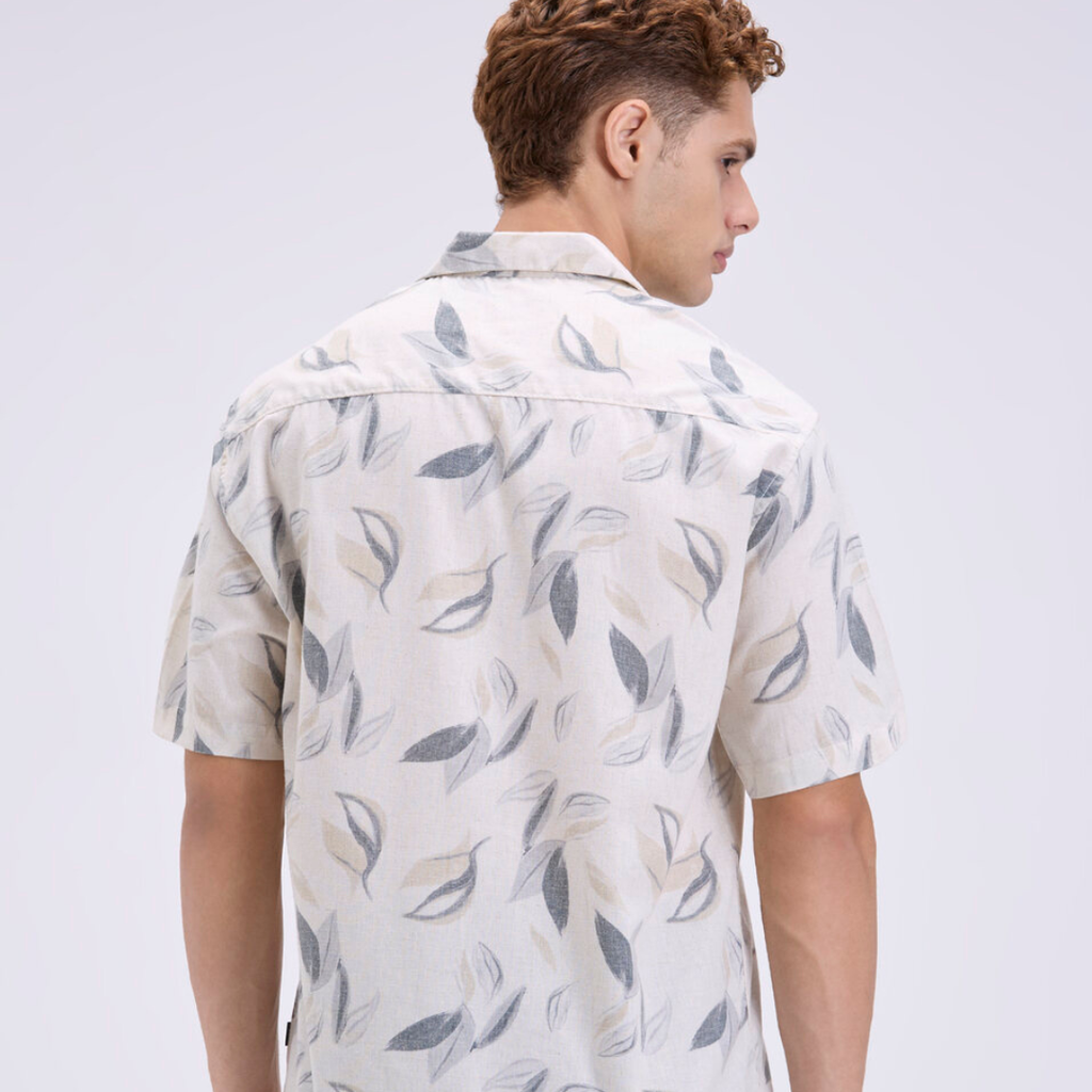 Men White Resort Collar Short Sleeve Shirt