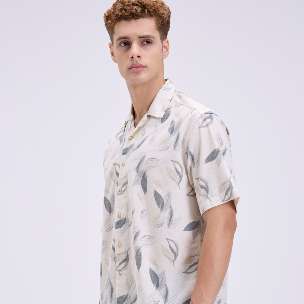 Men White Resort Collar Short Sleeve Shirt