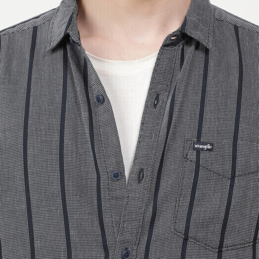 Wrangler Men Striped Blue Regular Fit Shirt